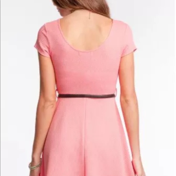 Textured Pink Short Sleeve Dress with Belt - Picture 7 of 7